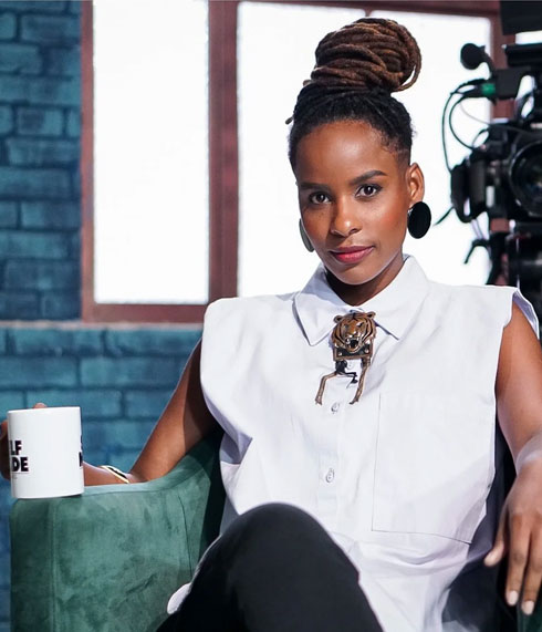 Monique Evelle
